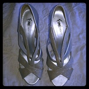 Fioni Night 4" silver stileto heels